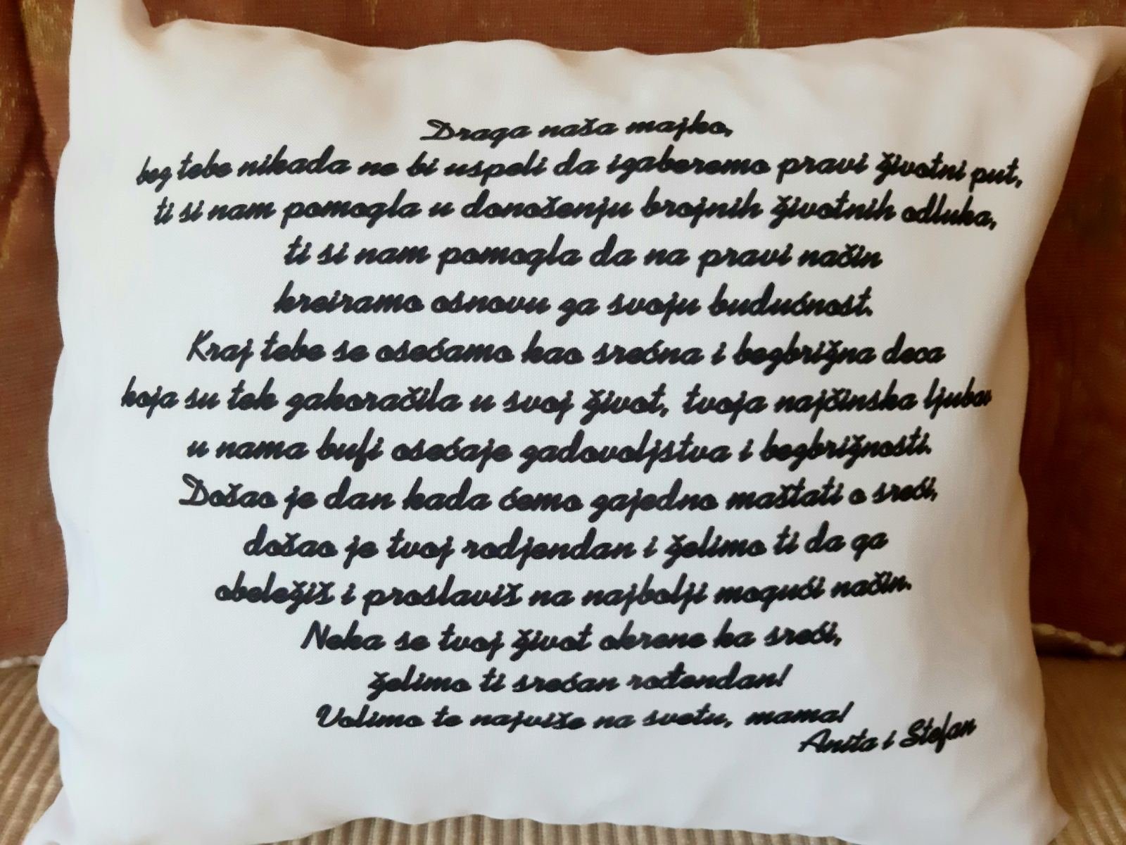 Ukrasni jastuci sa natpisom/Jastuci sa stampom po zelji/cestitka majci za rodjendan.jpg